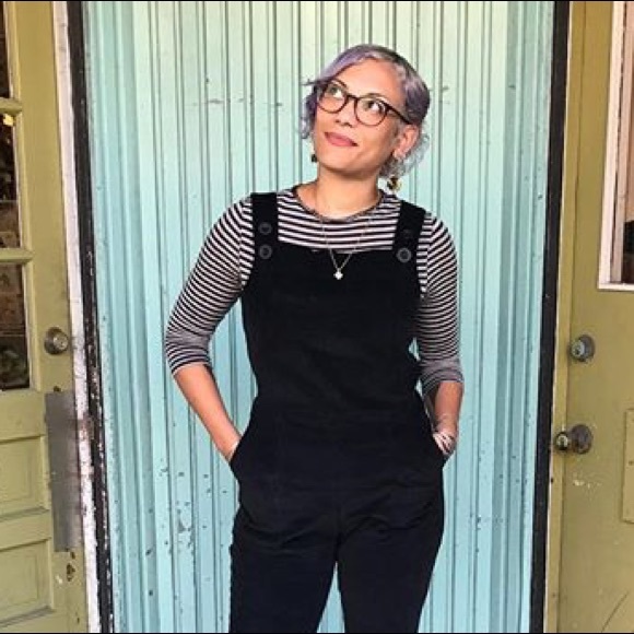 Meet your Posher, Lesley - Picture 1 of 1